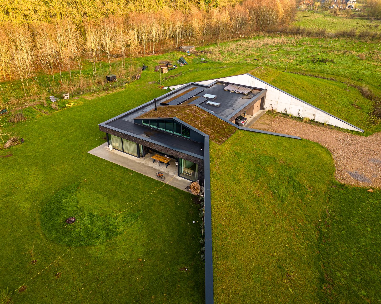 Woning opgenomen in het landschap van de Stedendriehoek